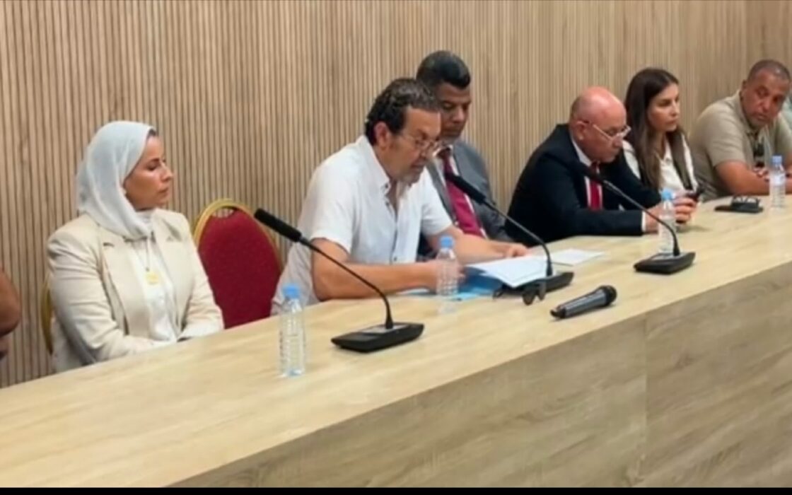 الاتحاد البيضاوي.. منع الصحافة من تغطية الجمع العام يثير تساؤلات حول علاقة النادي بالإعلام