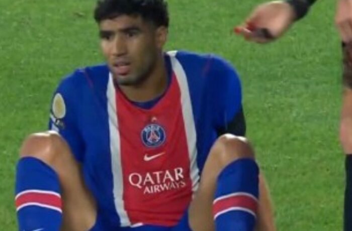 حكيمي يتعرض لإصابة ضمن منافسات الدوري الفرنسي.