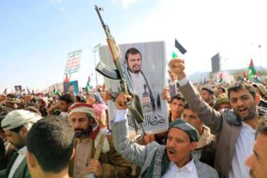 الحوثيون يحذرون شركات الطيران والمسافرين من استخدام المطارات والأجواء السعودية