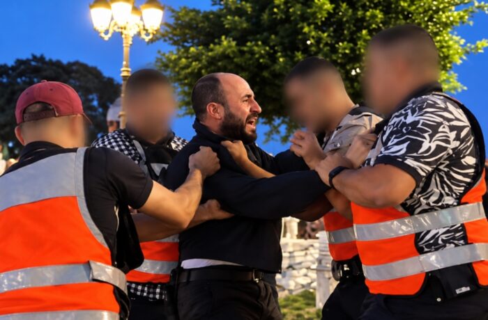 تفريق وقفة احتجاجية دعت إليها الجبهة المغربية لدعم فلسطين ومناهضة التطبيع